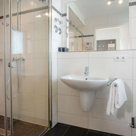 Haus-zur-mole-wohnung-13-meerblick شقة